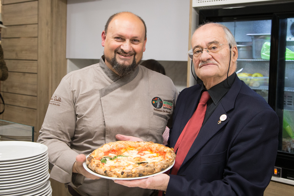 Salvatore de Rinaldi e l'AVPN per la Giornata Mondiale del Pizzaiolo